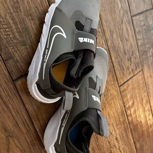 Nike Kids Black and Gray Sneakers